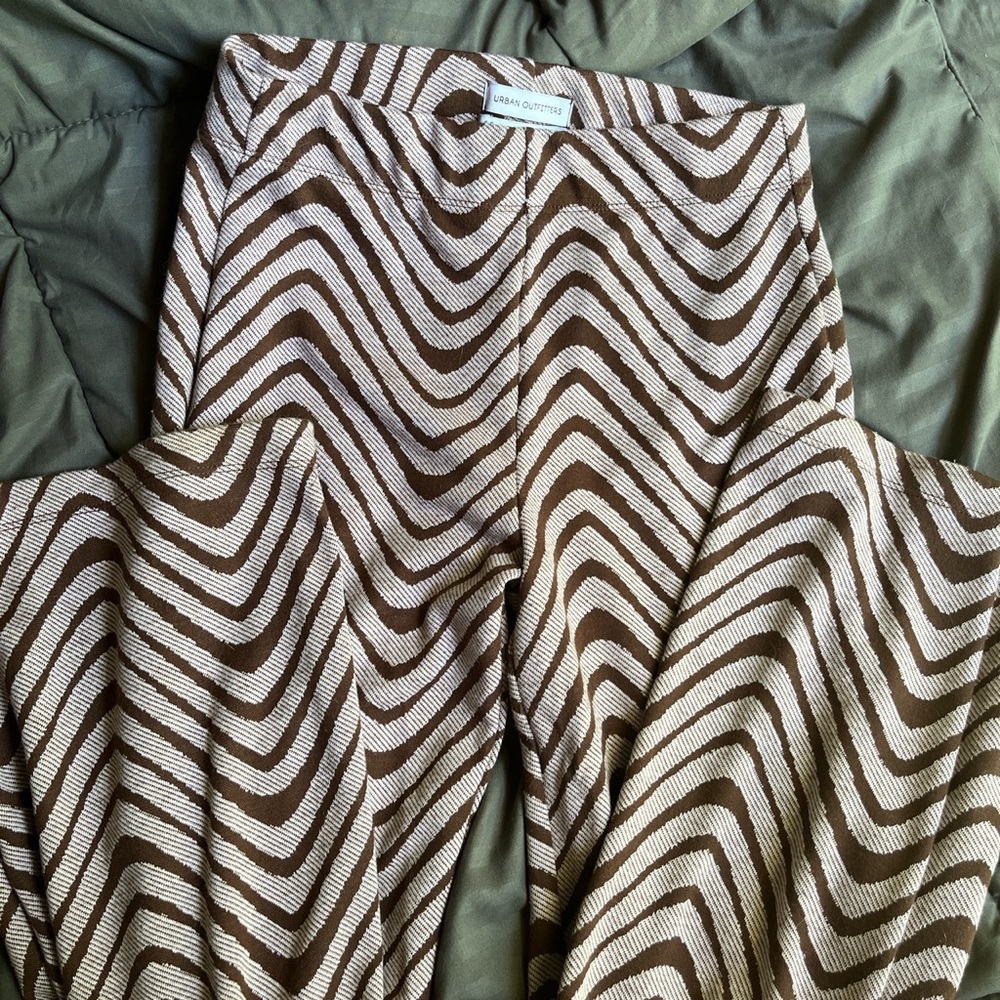 URBAN OUTFITTERS BROWN PATTERN FLARE PANTS